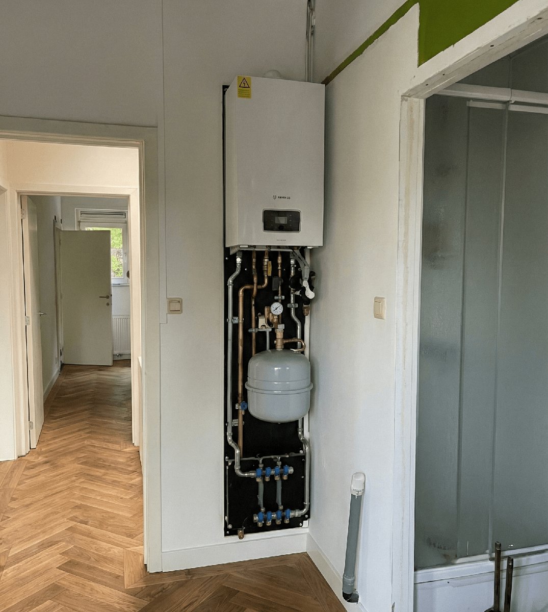 Prefab CV module ingebouwd in een kastnis